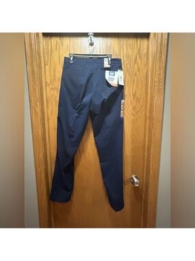Dockers Men's Navy work dress pants day slim fit Chinos pants flex 32 x 32
